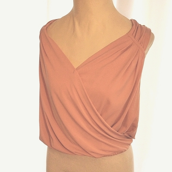 BCBGeneration Summer Top Asymmetrical V-front L Rose Tan color Sz M - Picture 13 of 16